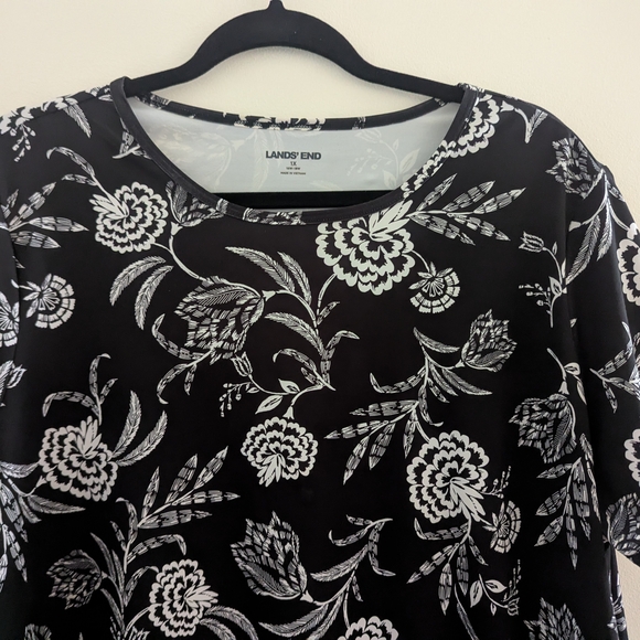 Lands' End Rash Guard - Picture 2 of 2